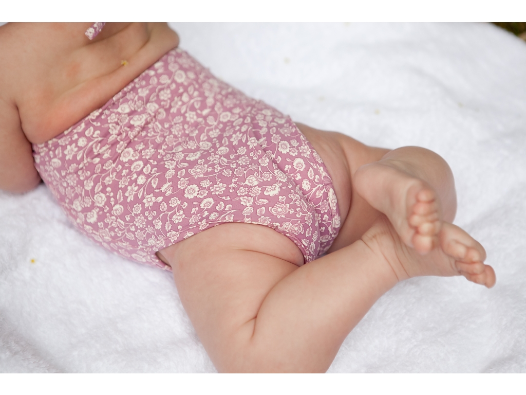 Compra online Bañador Bebé Niña Estampado Rosa- Modelo Romantic al mejor  precio